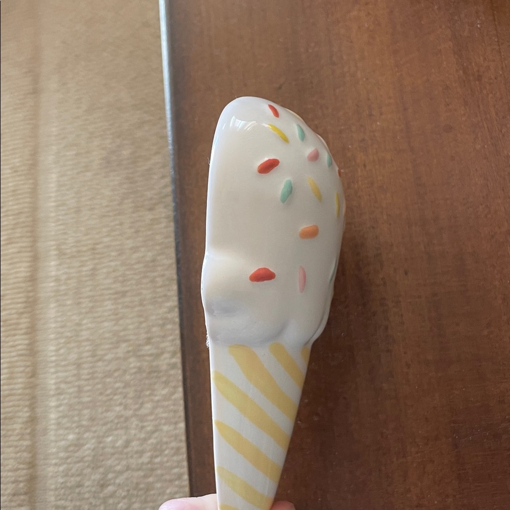 Happy Everything Ice Cream Attachment - Picture 3 of 4